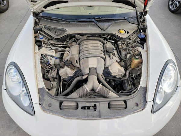 2012 PORSCHE PANAMERA Base (2WD), 4 (4WD) — Engine bay