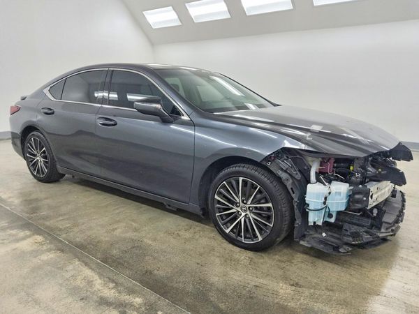 2023 LEXUS ES 300H 300h Premium — Passenger 3/4