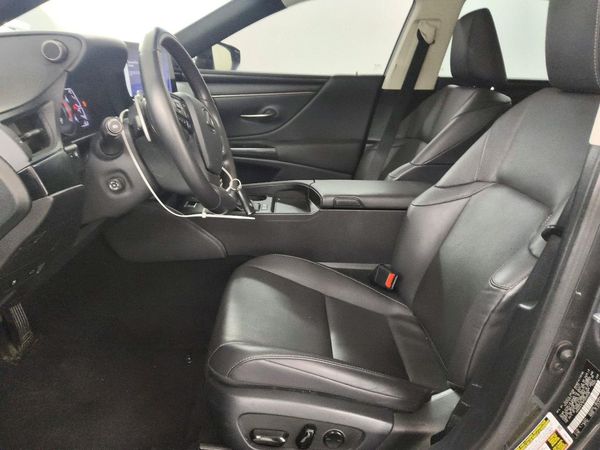 2023 LEXUS ES 300H 300h Premium — DENT