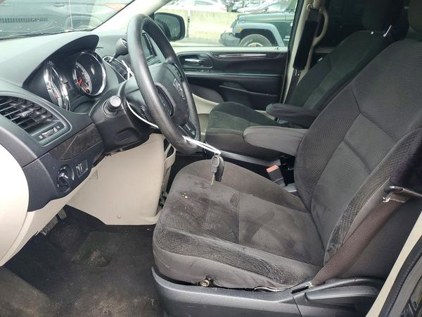 2019 DODGE CARAVAN SE — DENT