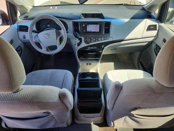 2013 TOYOTA SIENNA — CKPT