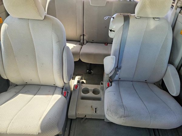 2013 TOYOTA SIENNA — SUVN
