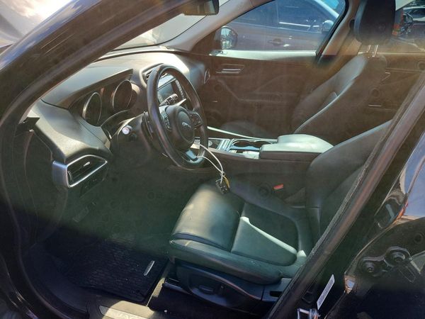 2017 JAGUAR F-PACE Premium — DENT