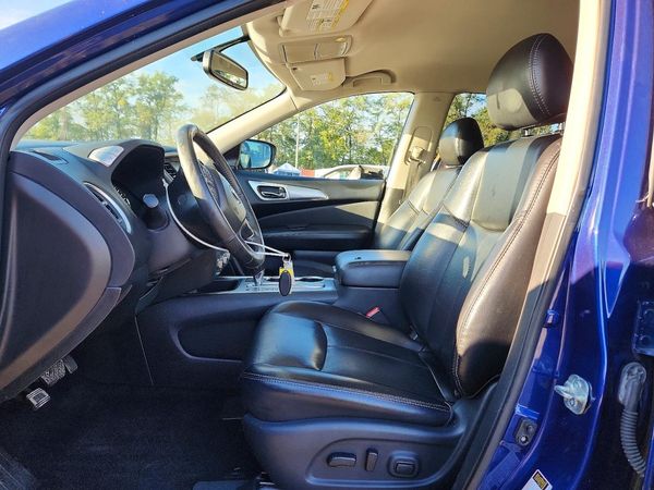 2019 NISSAN PATHFINDER — DENT