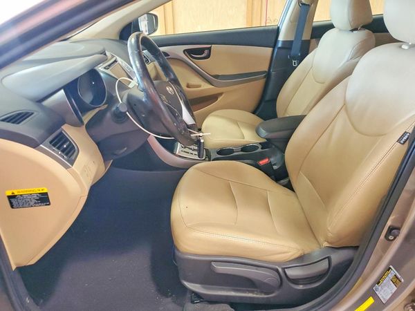 2012 HYUNDAI ELANTRA GLS(Middle grade) — DENT