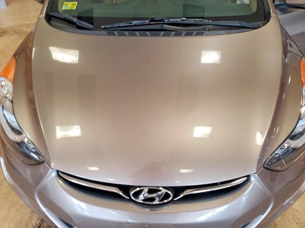 2012 HYUNDAI ELANTRA GLS(Middle grade) — Engine bay