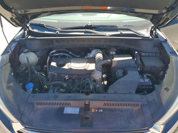 2016 HYUNDAI TUCSON — Engine bay