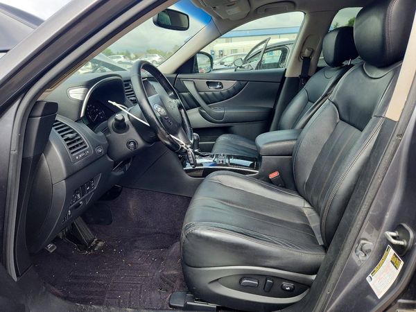 2016 INFINITI QX70 — DENT