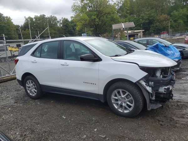 2022 CHEVROLET EQUINOX LS — Passenger 3/4