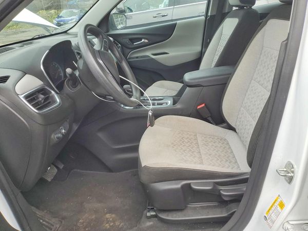 2022 CHEVROLET EQUINOX LS — DENT