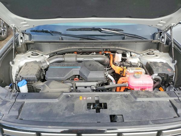 2025 HYUNDAI SANTA FE SEL — Engine bay