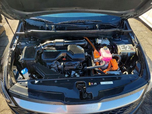 2023 KIA SPORTAGE LX — Engine bay