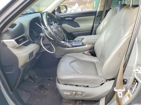 2020 TOYOTA HIGHLANDER XLE Nav — DENT