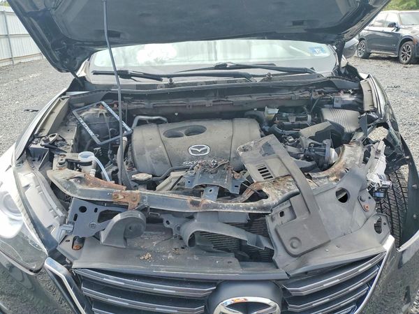2016 MAZDA CX-5 Touring/GS — Engine bay