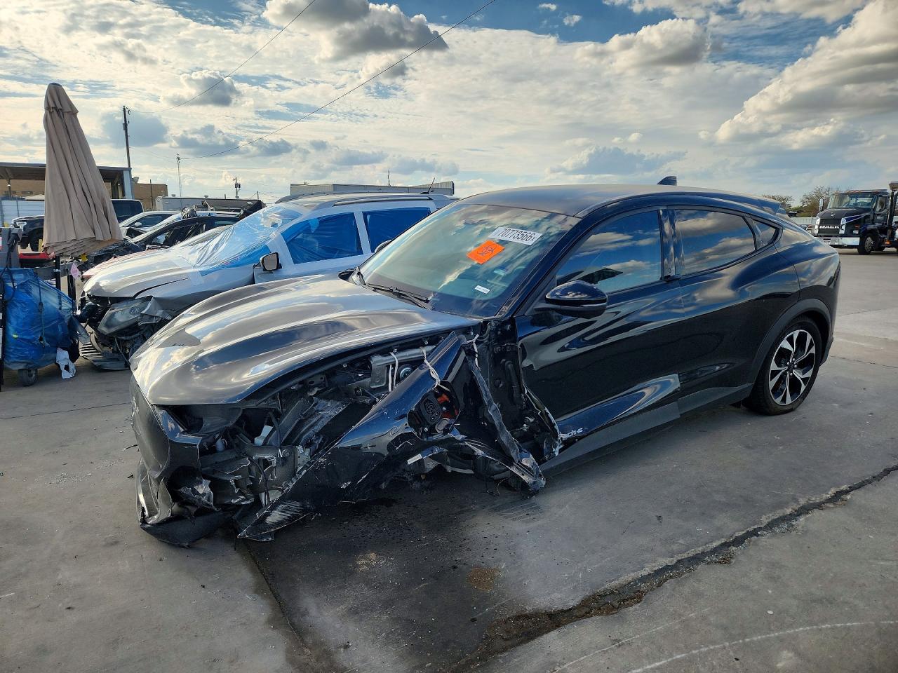 2024 FORD MUSTANG Select — Front 3/4