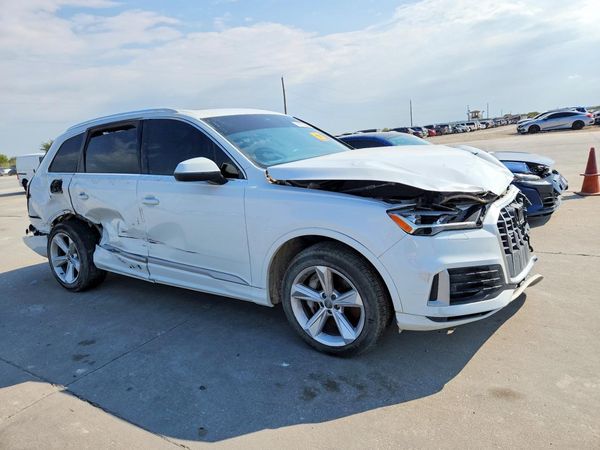 2020 AUDI Q7 quattro Premium — Passenger 3/4