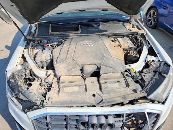 2020 AUDI Q7 quattro Premium — Engine bay