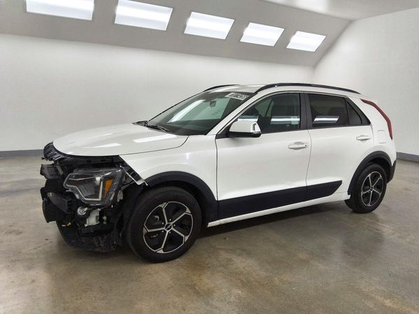 2025 KIA NIRO EX, EX Touring — Front 3/4