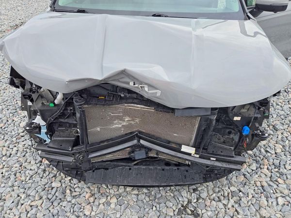 2024 KIA CARNIVAL SX, SX Prestige — Engine bay