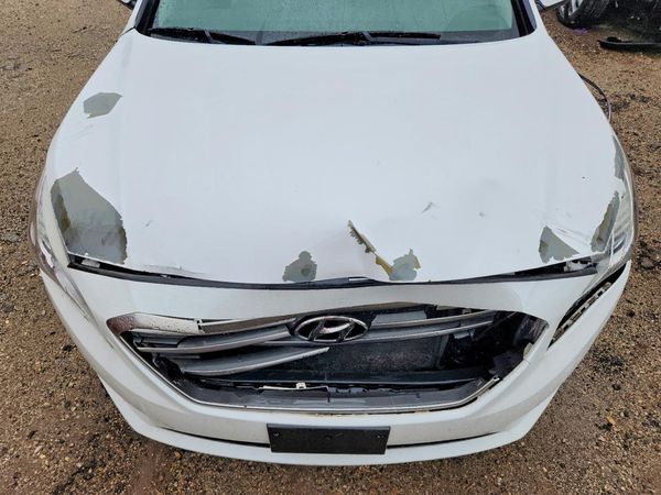 2015 HYUNDAI SONATA SE, ECO — Engine bay