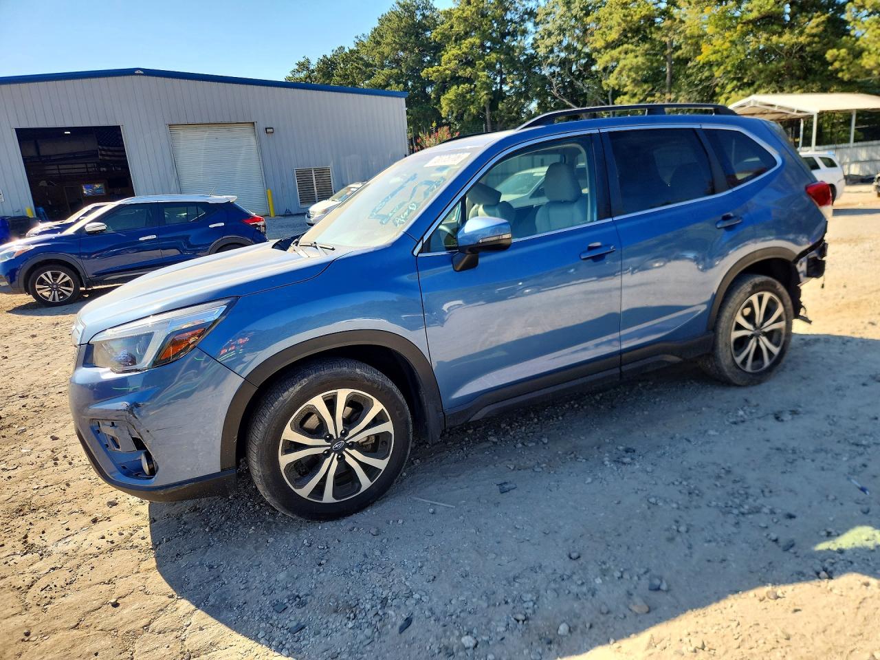 2021 SUBARU FORESTER Limited — Front 3/4