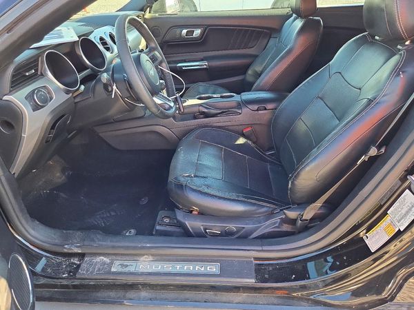 2019 FORD MUSTANG I4 Convertible — DENT