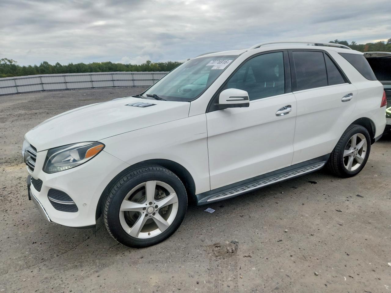 2016 MERCEDES-BENZ GLE GLE350 — Front 3/4