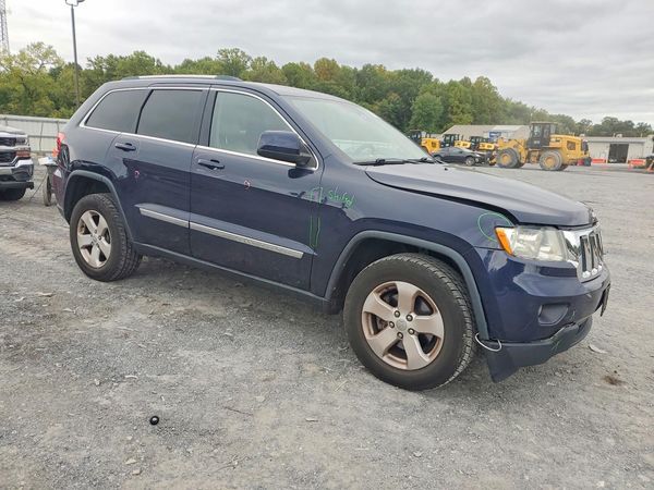 2013 JEEP CHEROKEE Laredo — Passenger 3/4
