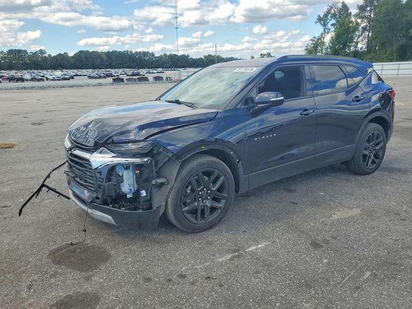 2021 CHEVROLET BLAZER 2LT — Front 3/4