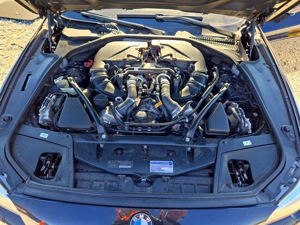 2014 BMW 5 SERIES — Engine bay