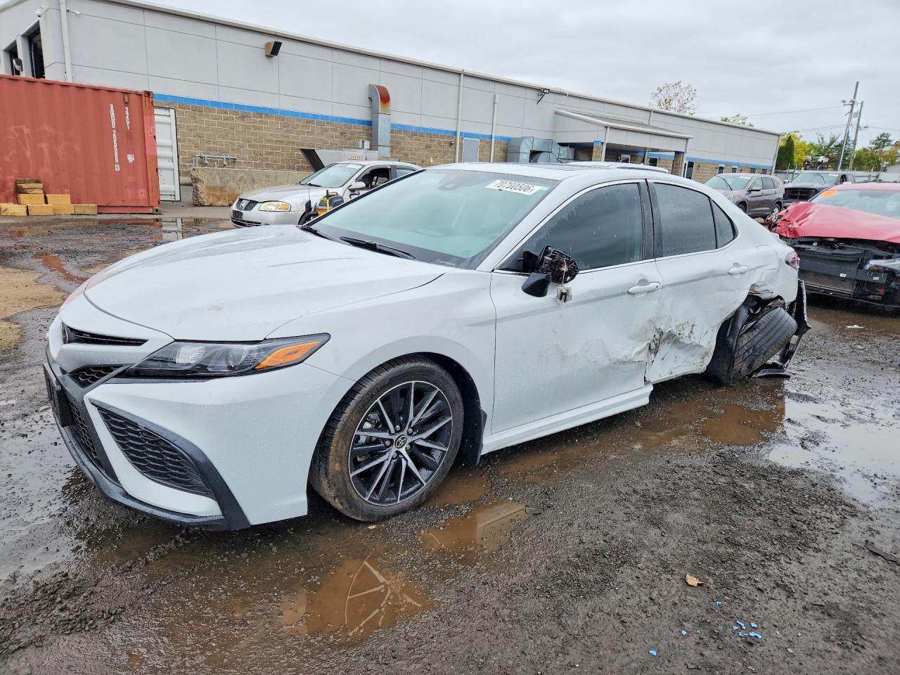 2024 TOYOTA CAMRY SE — Front 3/4
