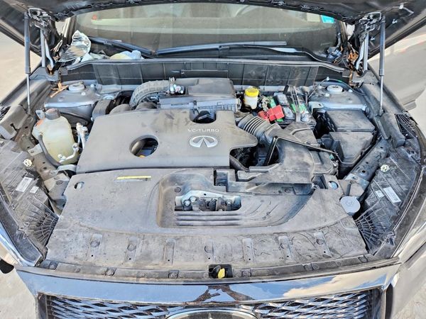 2022 INFINITI QX50 Luxe — Engine bay