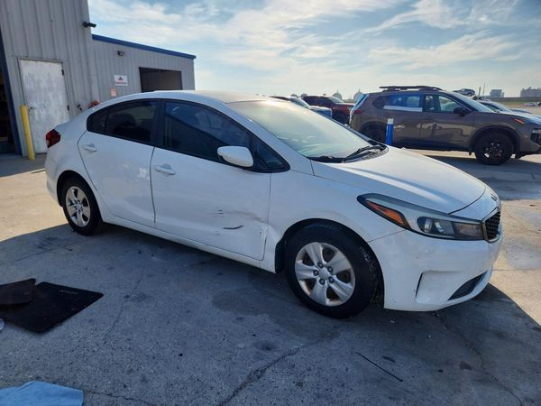 2017 KIA FORTE LX Base — Passenger 3/4