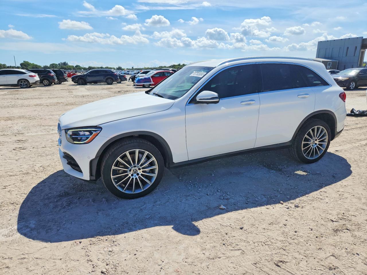 2020 MERCEDES-BENZ GLC GLC300 — Front 3/4