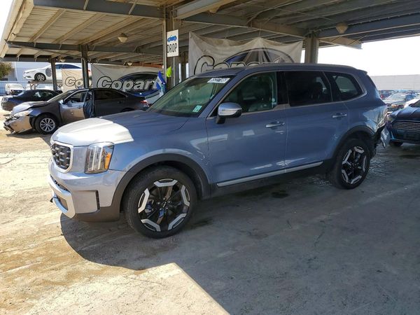 2025 KIA TELLURIDE — DSFA — Front 3/4