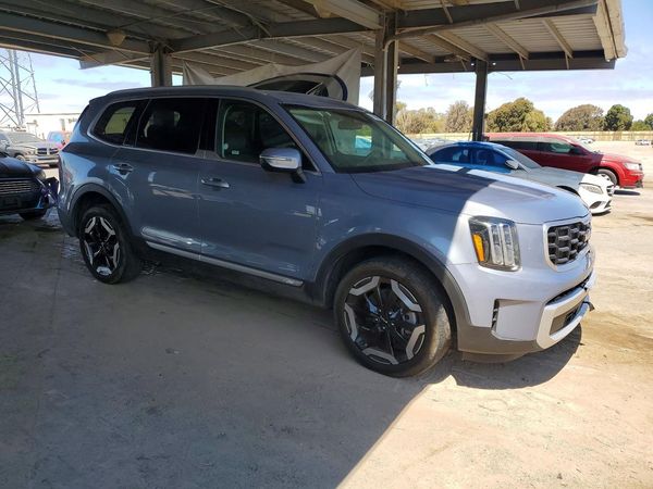 2025 KIA TELLURIDE S — Passenger 3/4