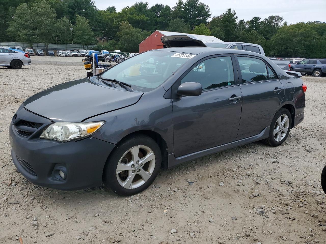 2013 TOYOTA COROLLA — Front 3/4