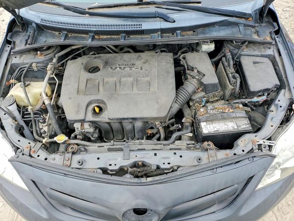 2013 TOYOTA COROLLA — Engine bay