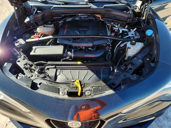 2019 ALFA ROMEO STELVIO RWD — Engine bay