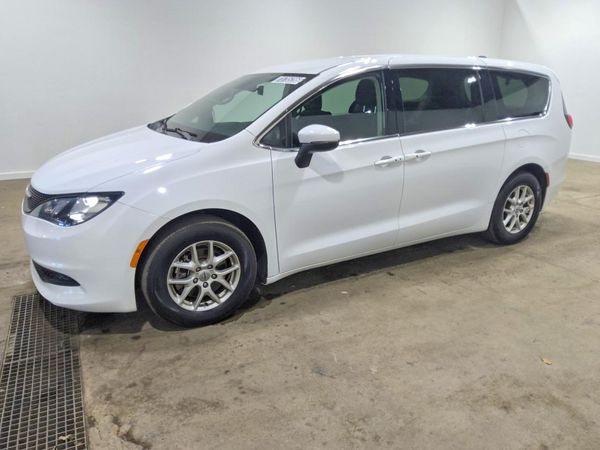 2023 CHRYSLER VOYAGER — DSFA — Front 3/4