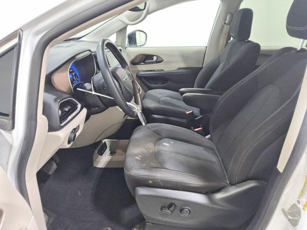2023 CHRYSLER VOYAGER LX — DENT