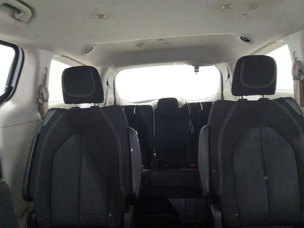 2023 CHRYSLER VOYAGER LX — SUVN