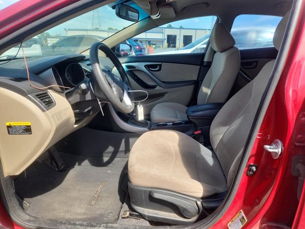 2016 HYUNDAI ELANTRA — DENT