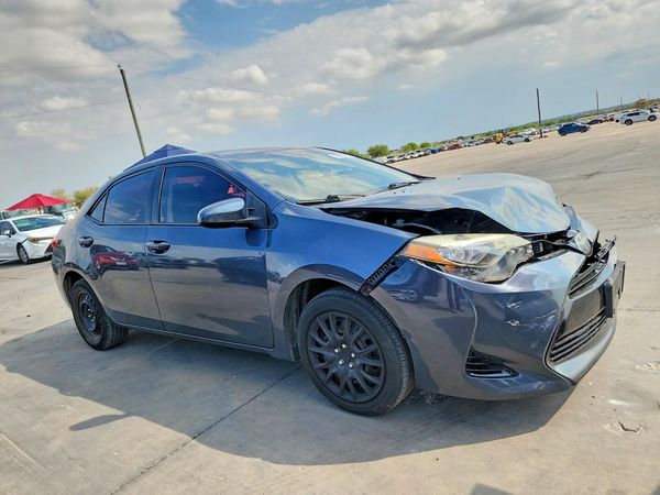 2017 TOYOTA COROLLA — Passenger 3/4