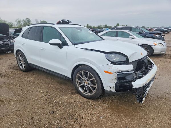 2024 PORSCHE CAYENNE — Passenger 3/4