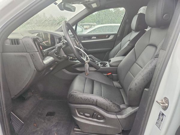 2024 PORSCHE CAYENNE — DENT