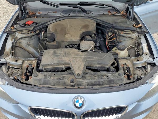 2013 BMW 320 xDrive — Engine bay