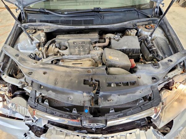 2017 TOYOTA CAMRY LE/SE/XLE/XSE — Engine bay