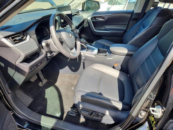 2024 TOYOTA RAV4 XLE Premium — DENT