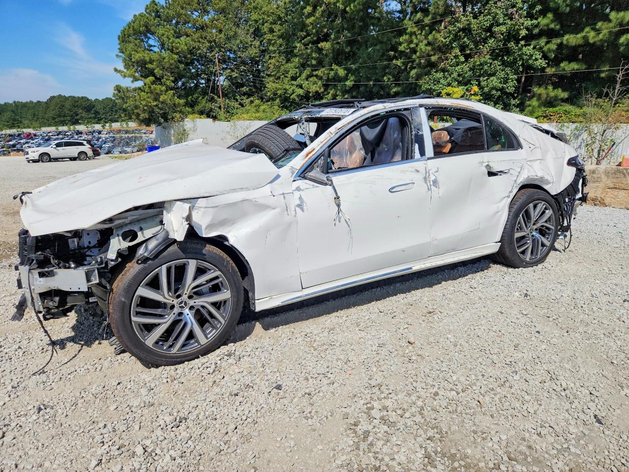 2026 MERCEDES-BENZ E-CLASS E350 — Front 3/4
